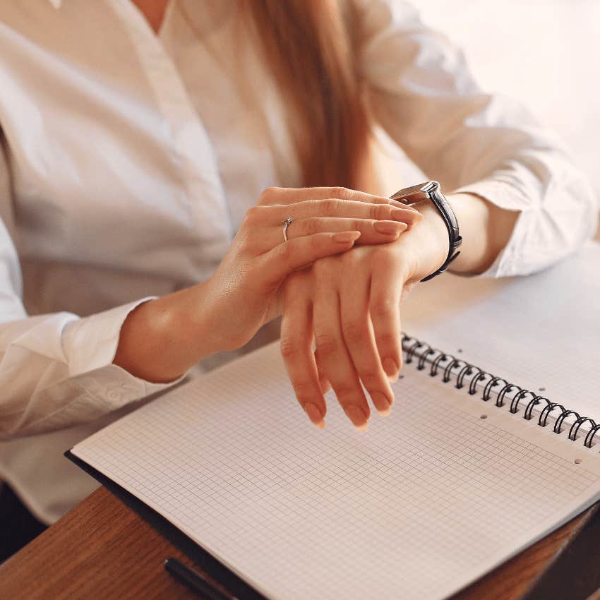 woman scheduling time to worry on purpose