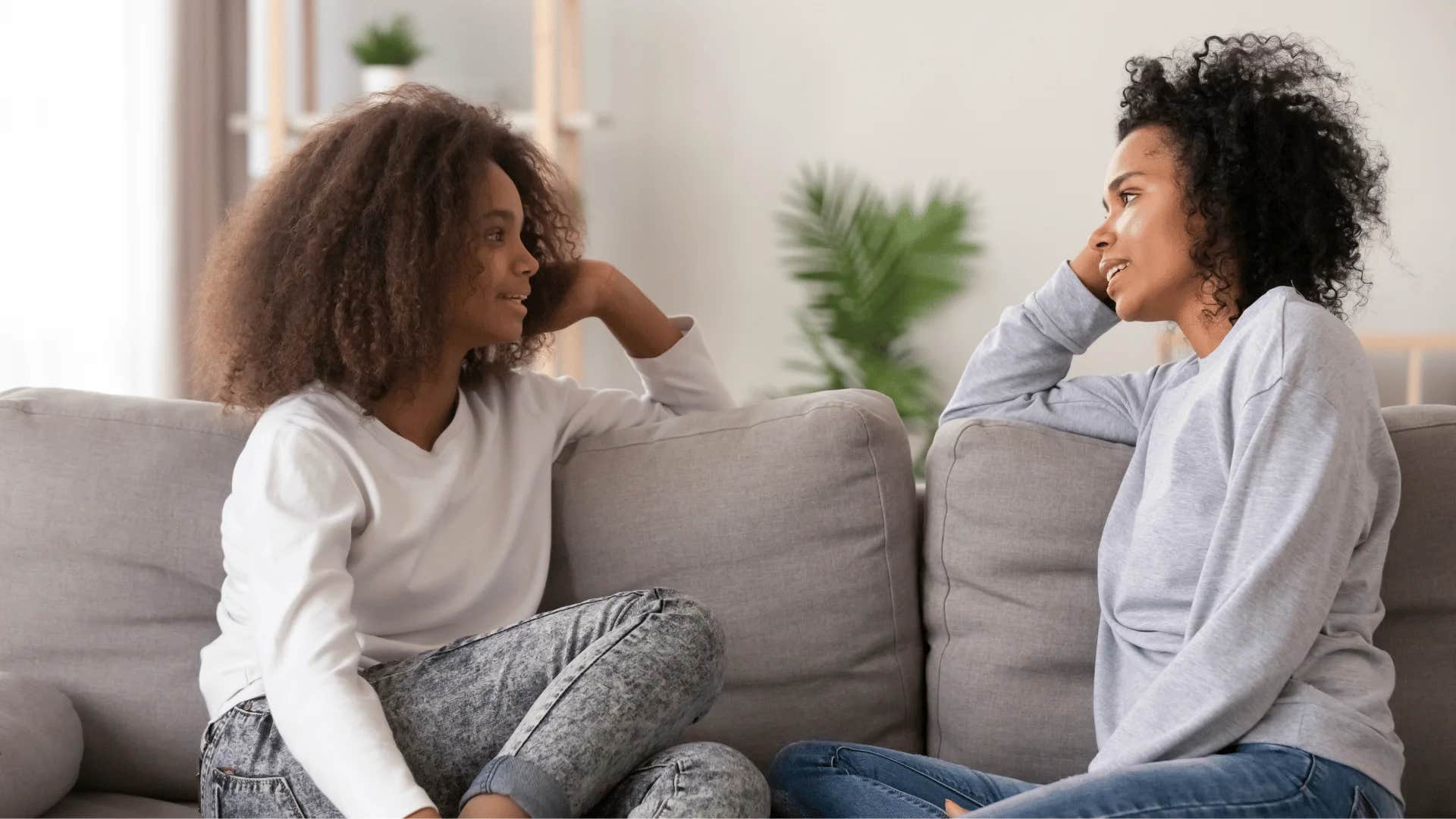 woman telling friend to help her understand their perspective