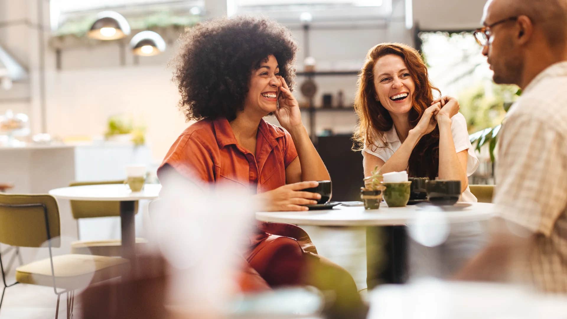 woman admitting she's terrible with names and asking if they can tell her theirs again