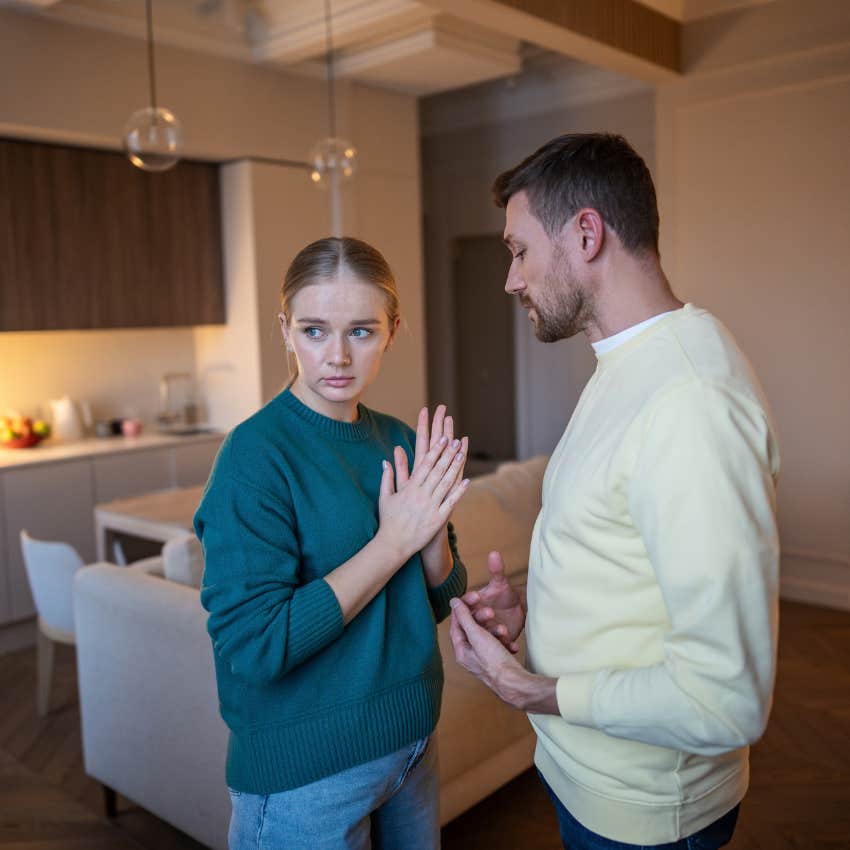 woman who was raised by parents who never apologized can't accept an apology from her boyfriend
