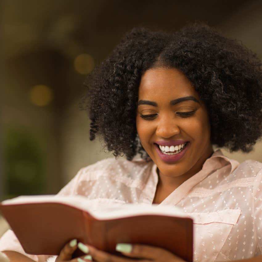 woman who grew up without a lot of friends reading