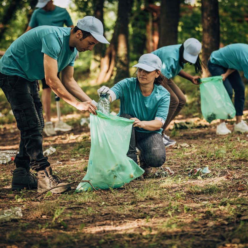 high vibe people volunteering to help others