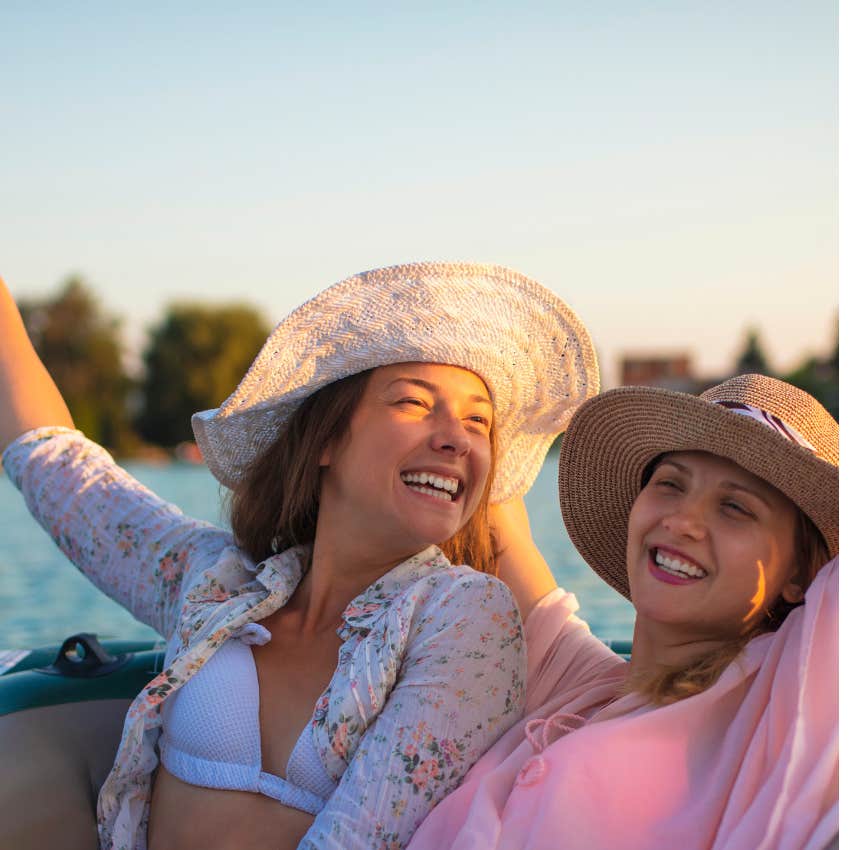 millennial women on vacation