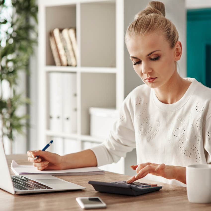 woman whose parents did a great job raising her managing her budget