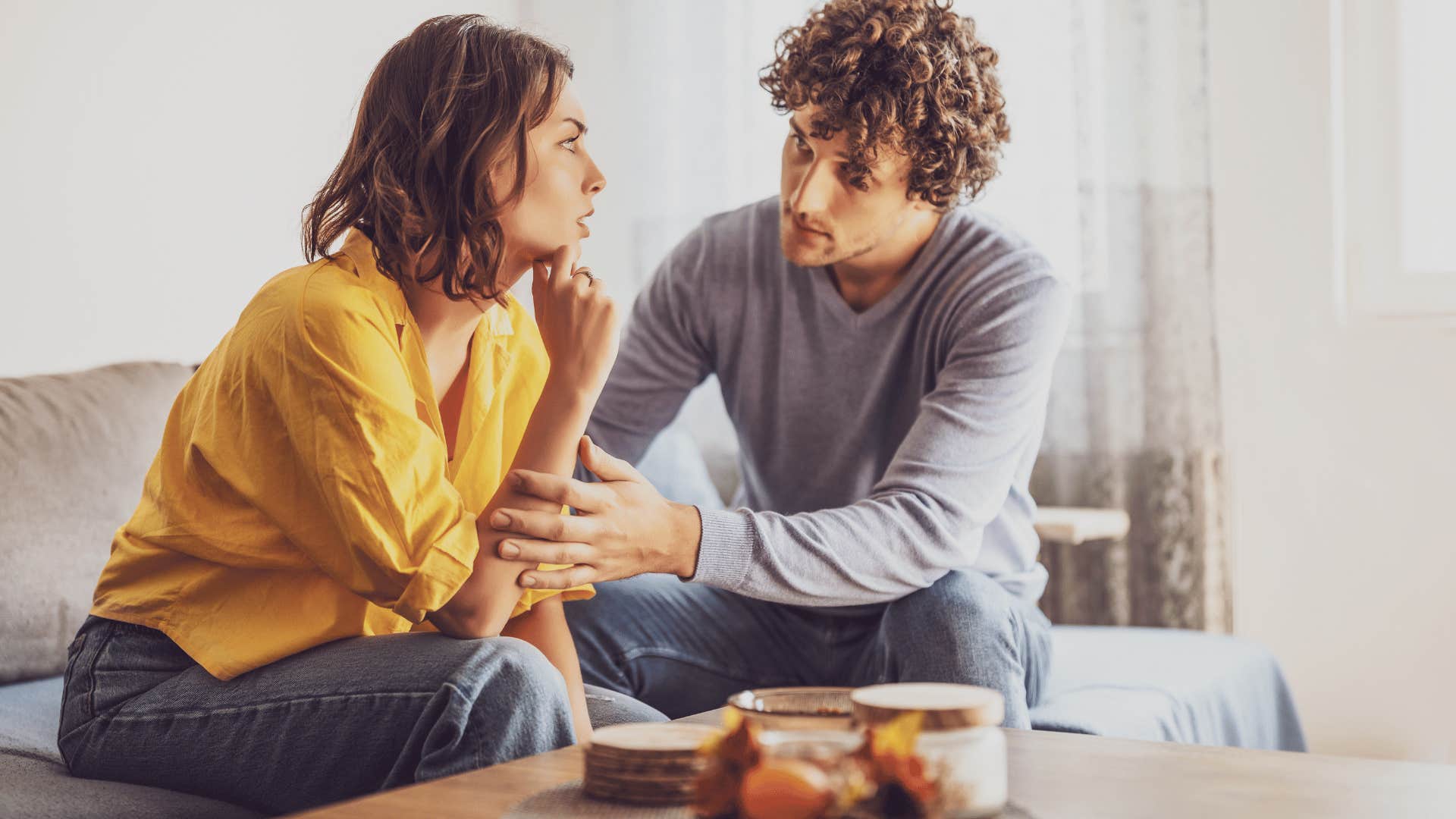 man raised by narcissistic parents telling his girlfriend he's sorry