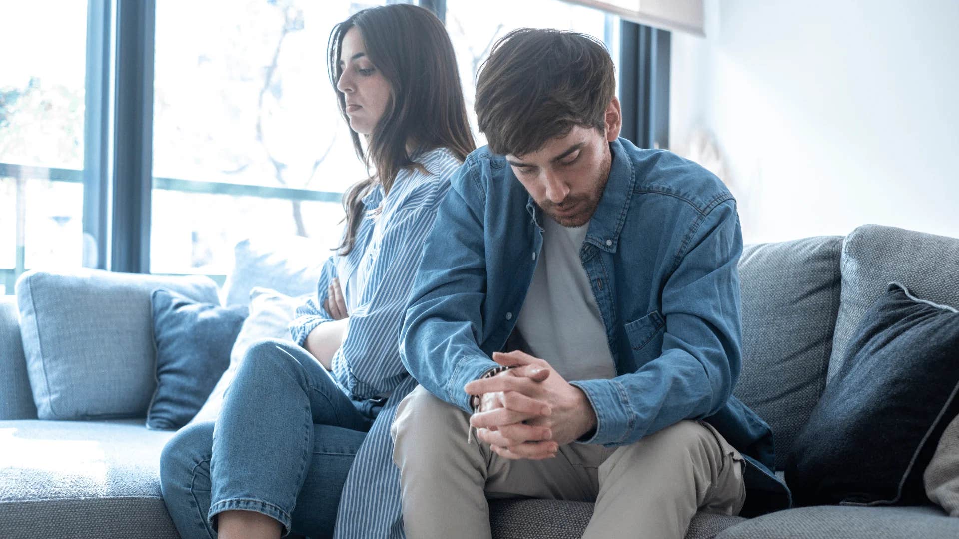 man telling woman it's not you it's me