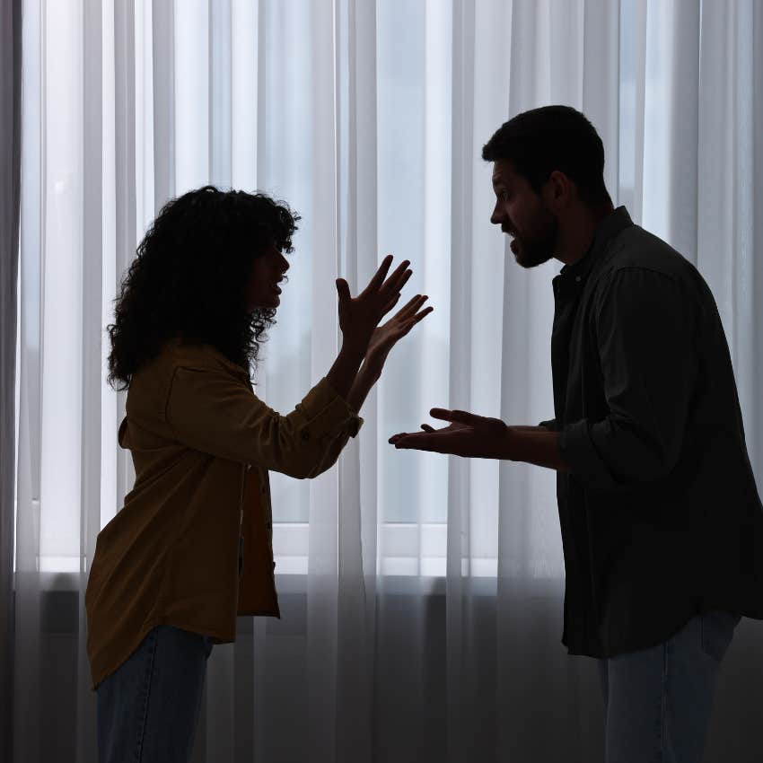 immature man telling girlfriend that everyone does what he does