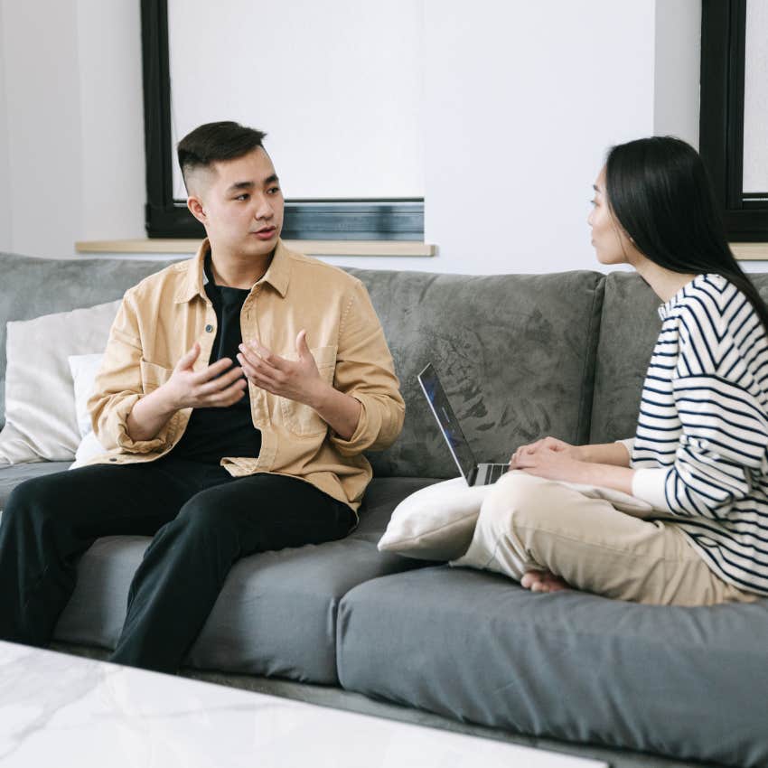 man telling girl that he didn't know he messed up
