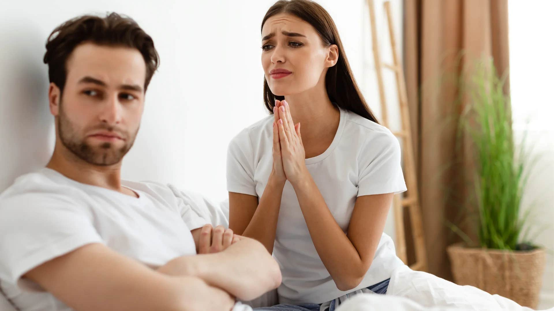 woman telling man that she values their relationship and wants to fix it