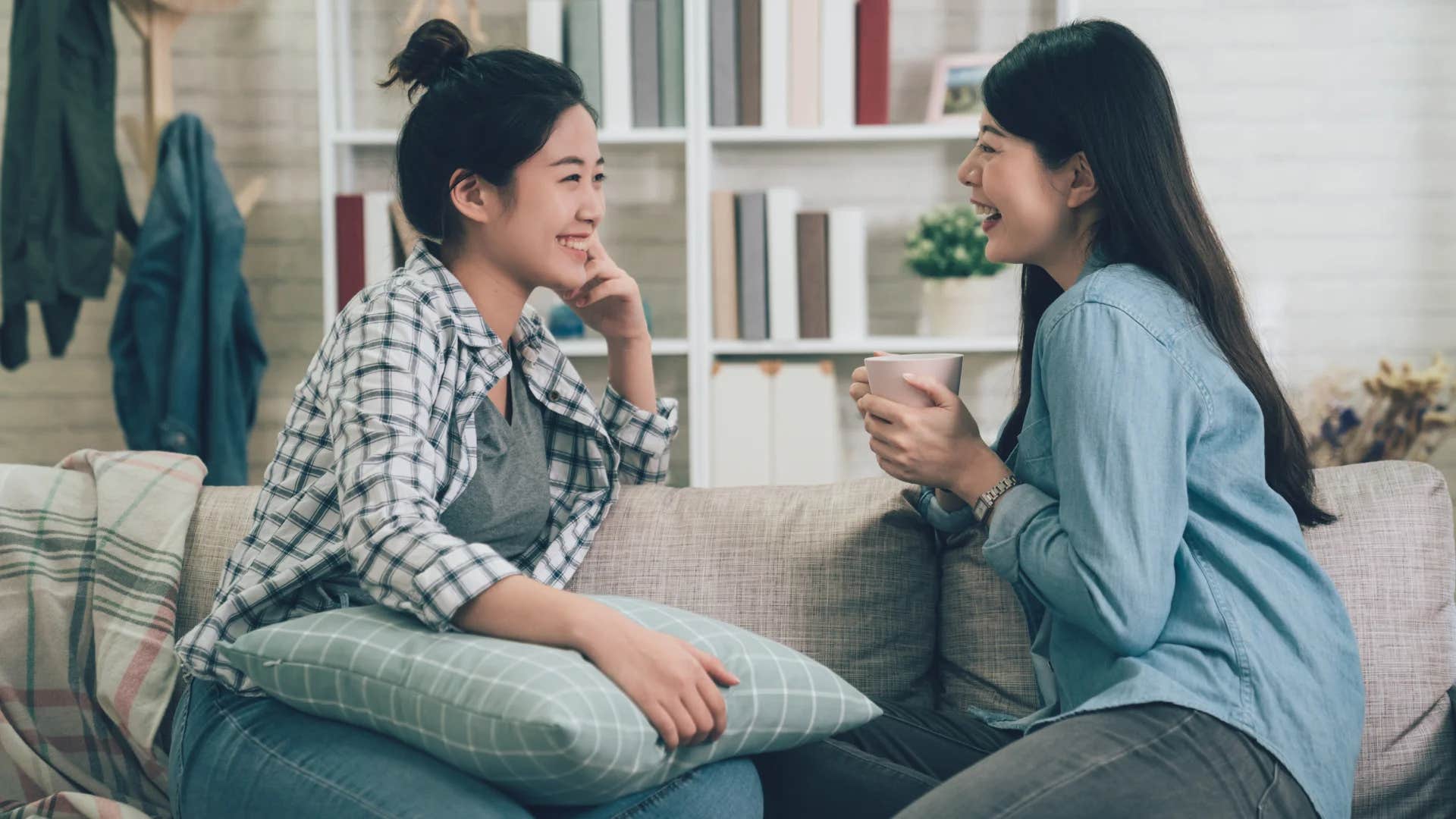 woman telling friend we're not staying we're just gonna stop in real quick