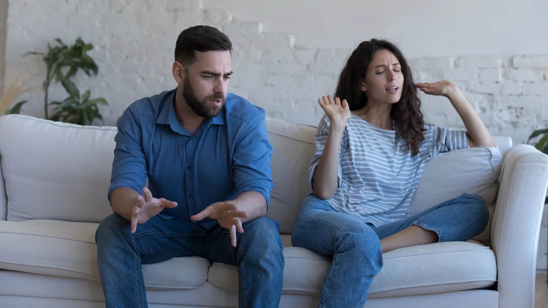 woman telling man everyone says how lucky you are to have me