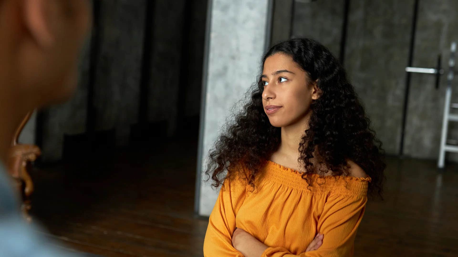 woman looking away saying i'm a nice person