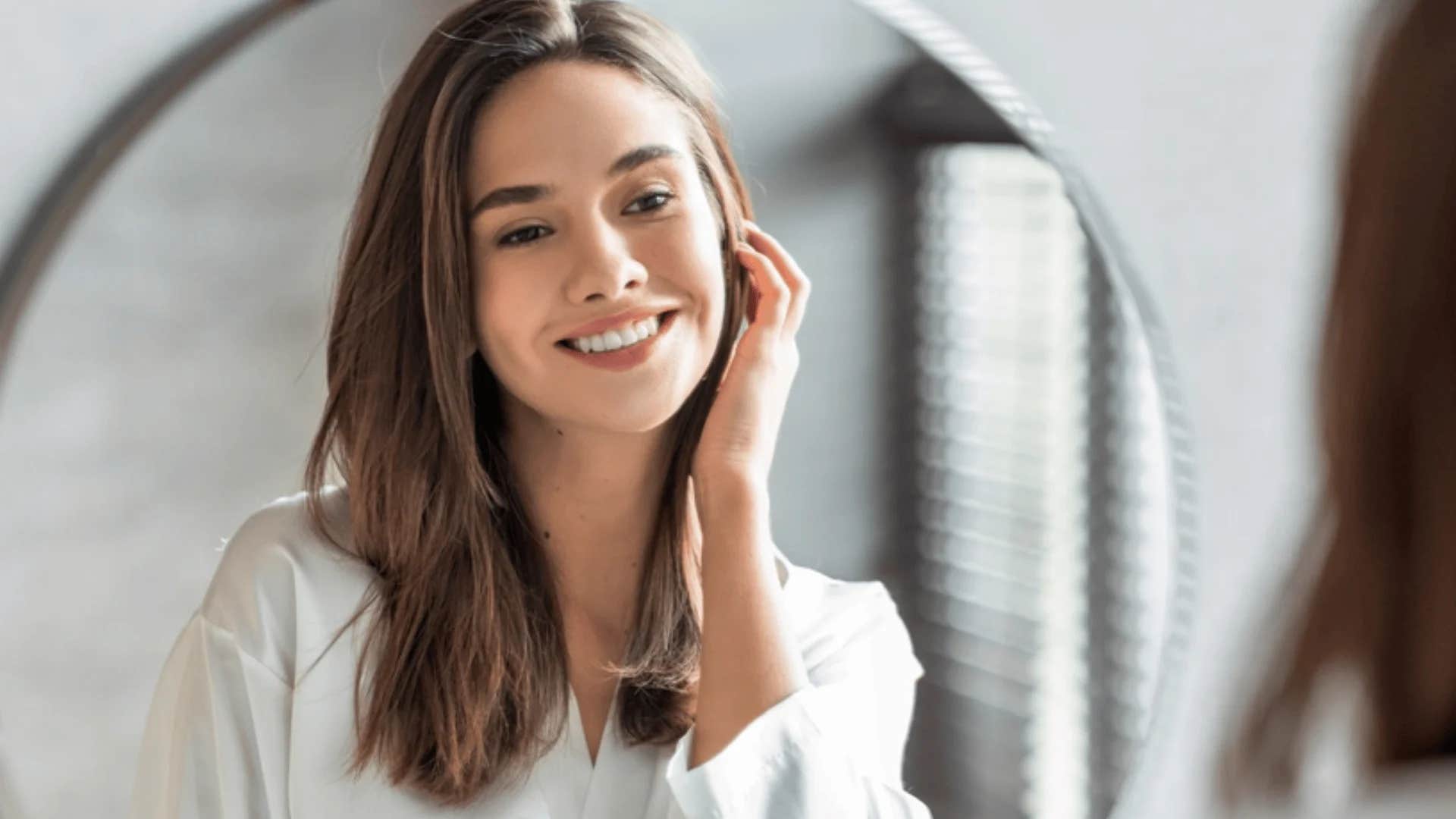 woman telling herself you matter