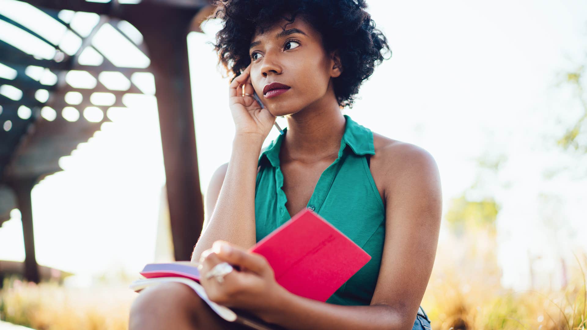 woman trying to remember a phone number