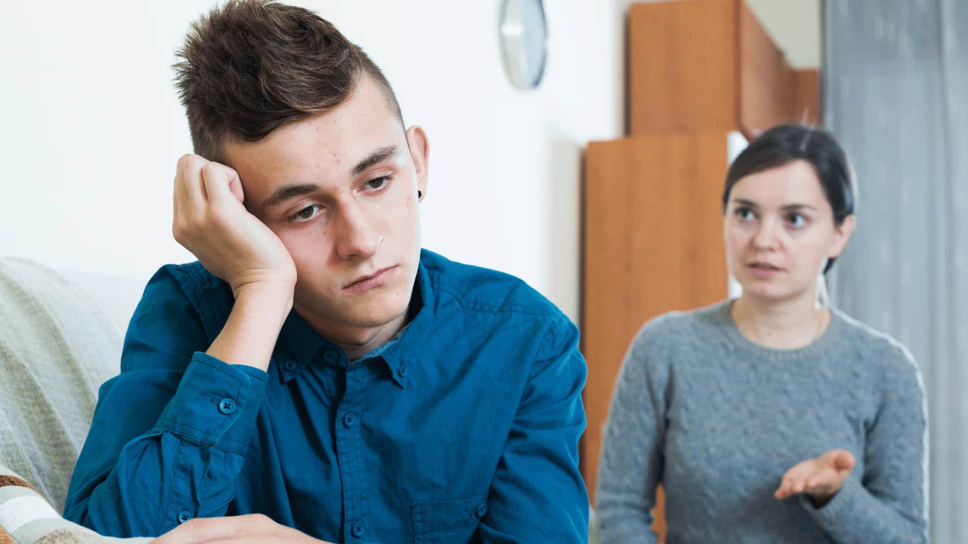 woman telling teenager i know what's best for you
