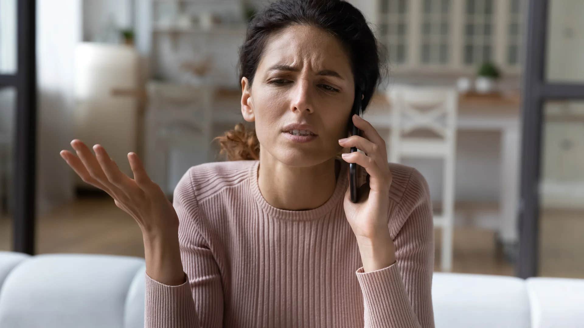frustrated woman saying over the phone i don't know how to do that