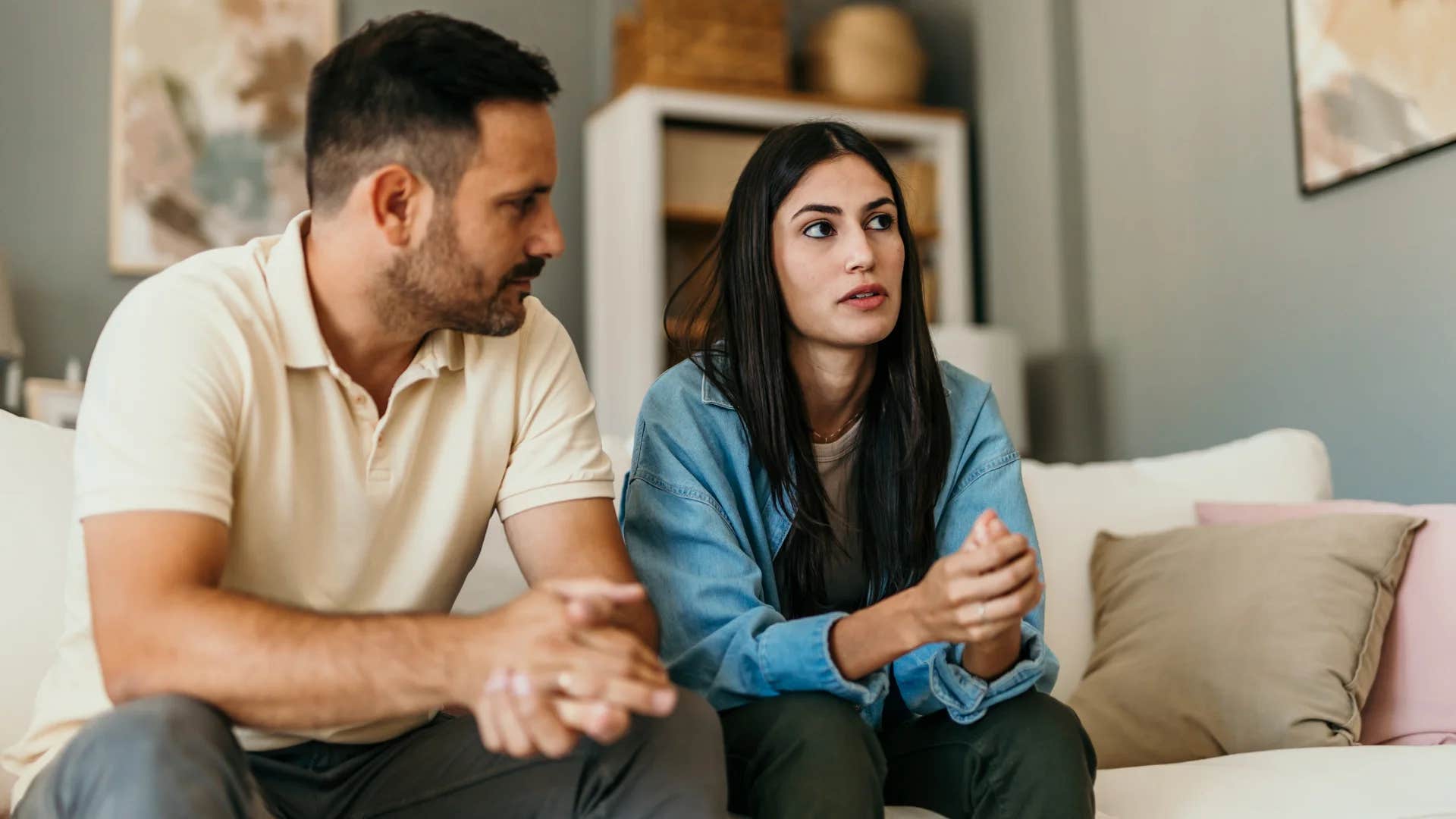 woman telling man that she's losing interest in the relationship