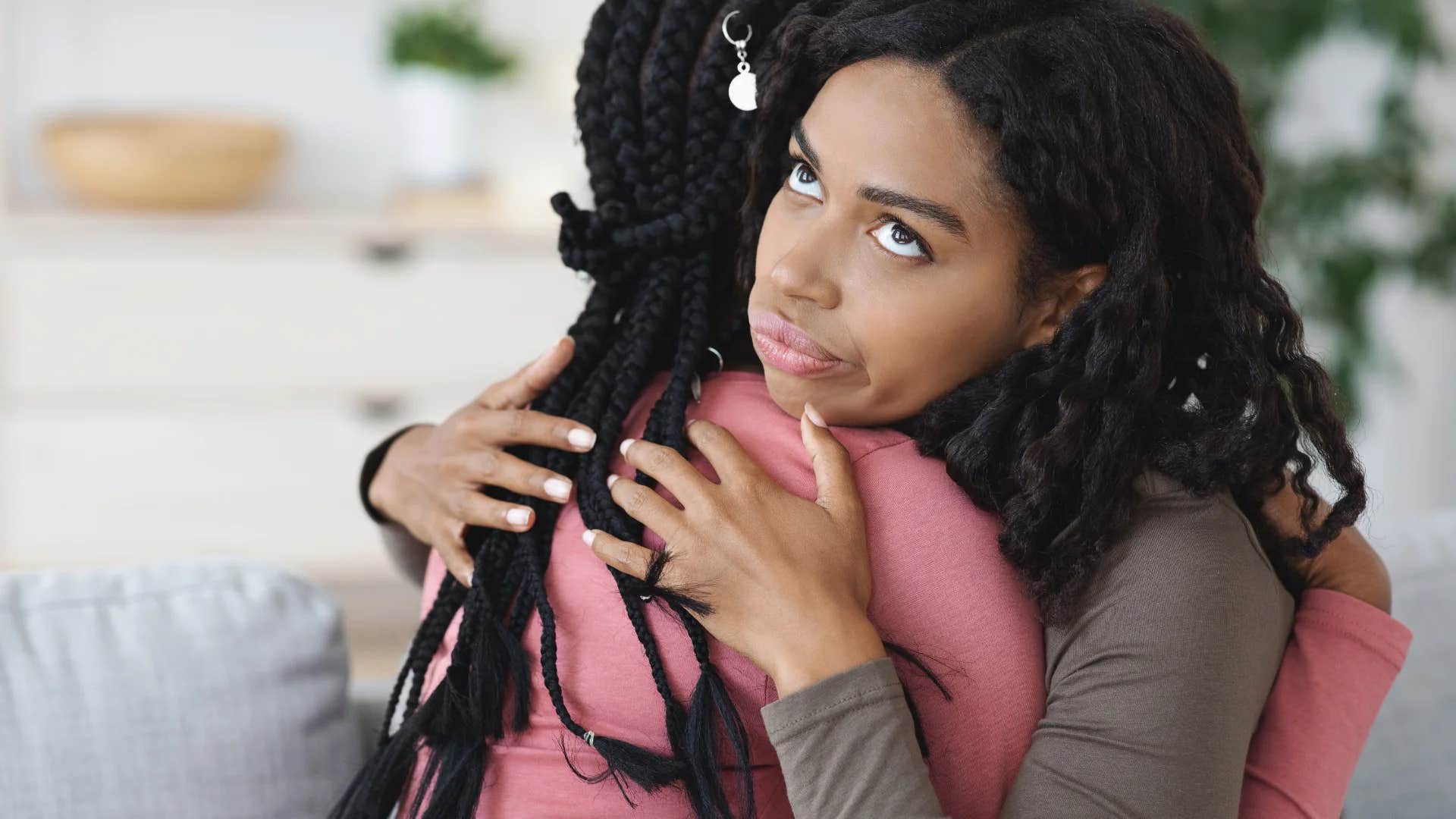 woman telling friend i could never do what you do i'm just too responsible