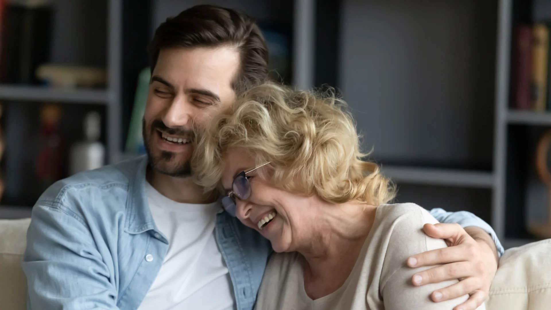man telling older woman i don't owe anyone anything