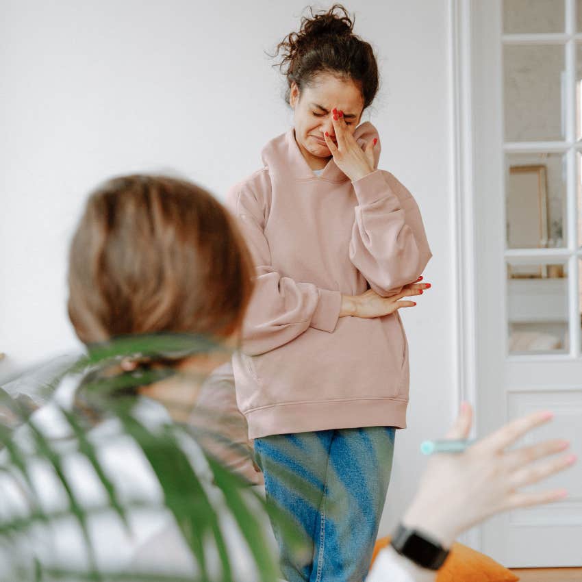 crying woman telling friend i don't remember due to cognitive overload