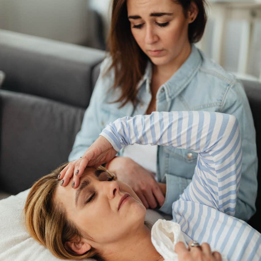 sad woman crying to friend telling her i can't do anything right