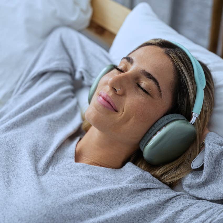 Calm woman saying I cannot control what I cannot control before sleeping