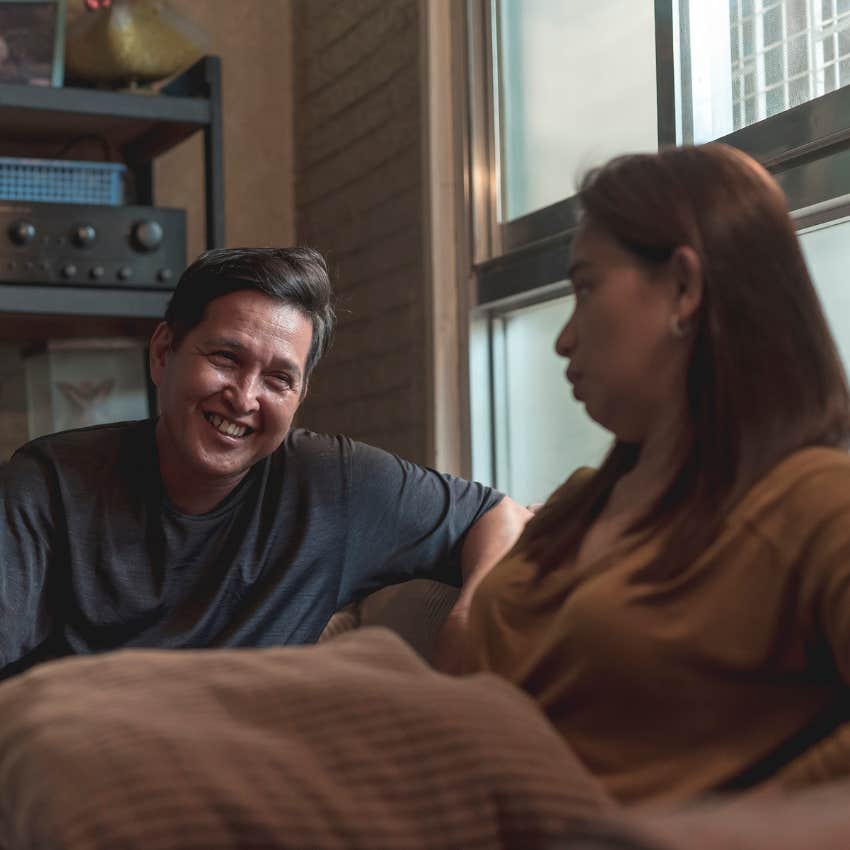 woman who isn't laughing at man she doesn't like's joke