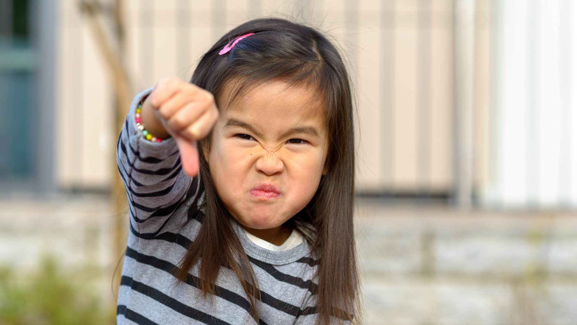 girl being disrespectful in public