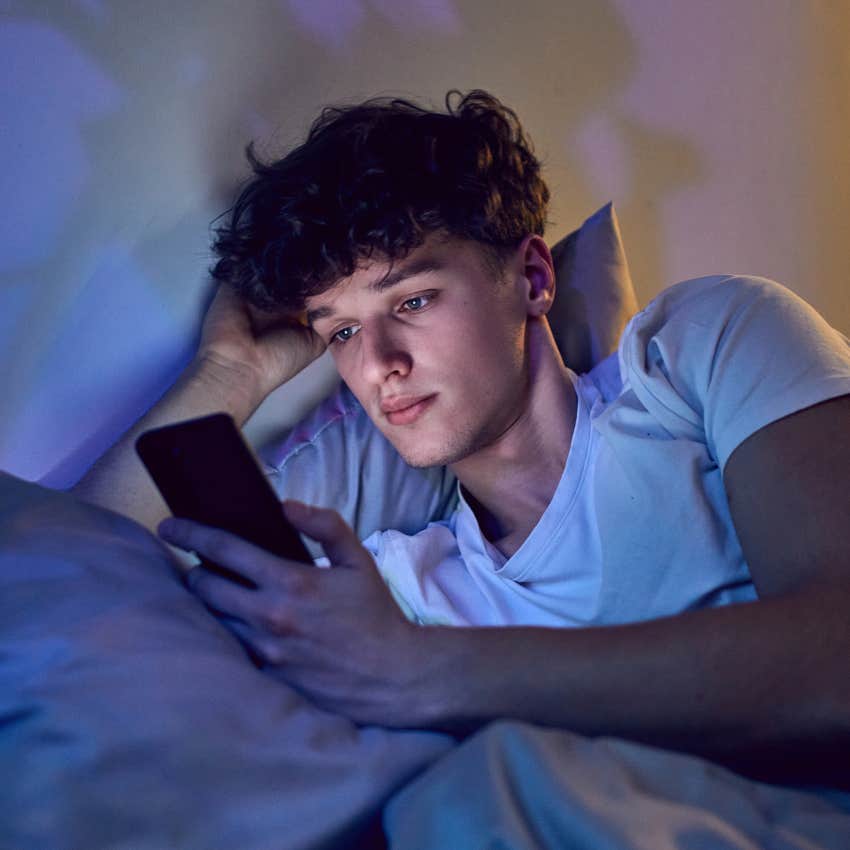 Gen Z staying up late generational differences time adults go bed