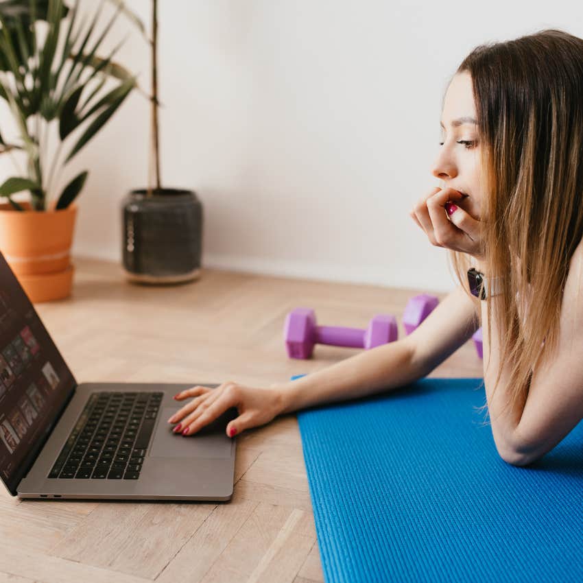 gen z woman doing what she thinks counts as exercise