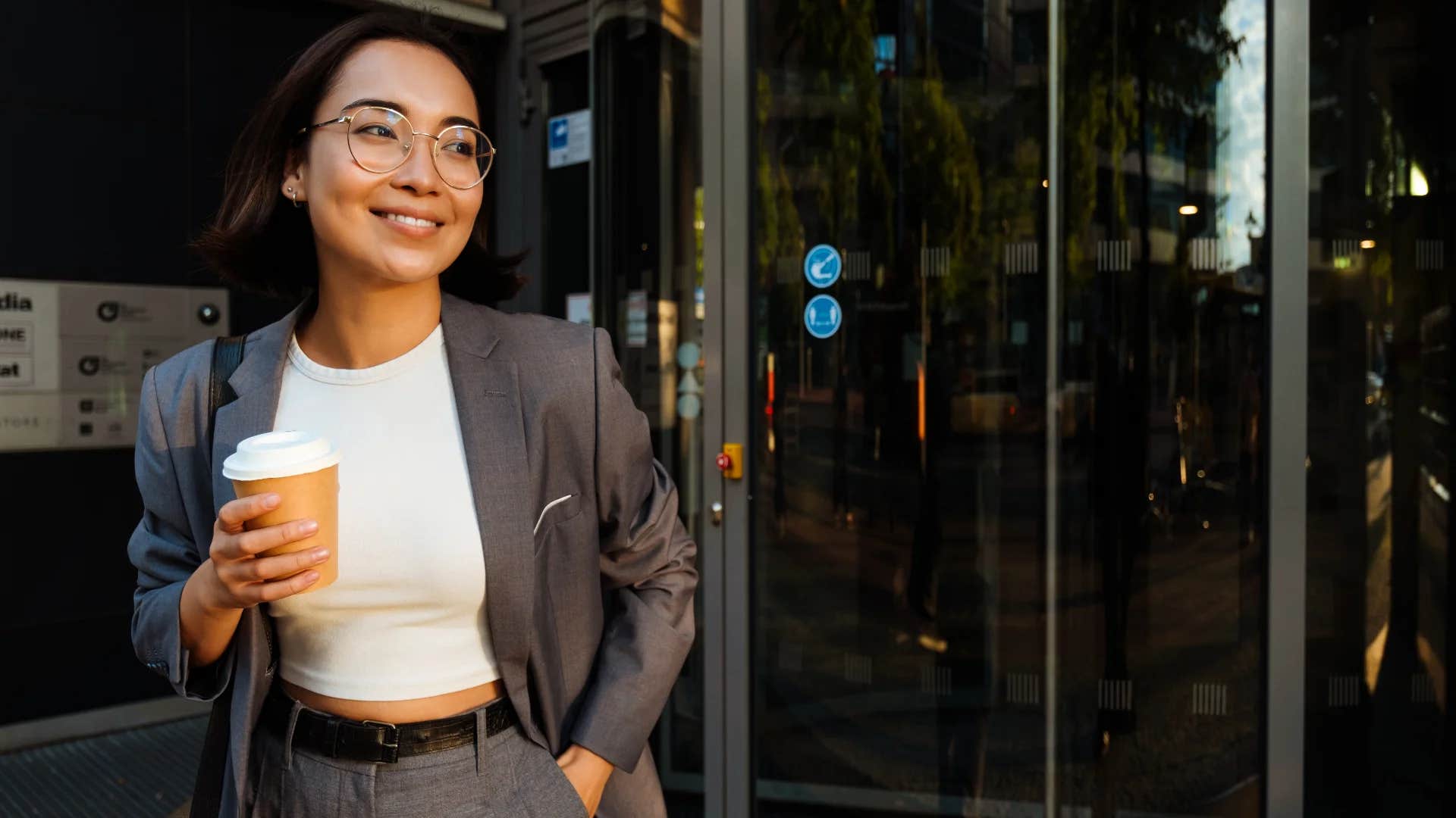 gen z employee clocking out of work early