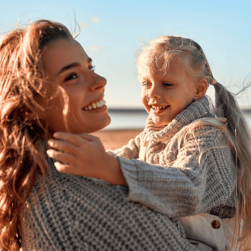 mom who is actually happy living in the moment