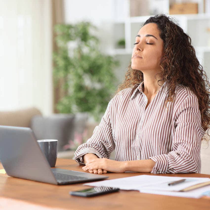 woman attracting good luck by practicing gratitude