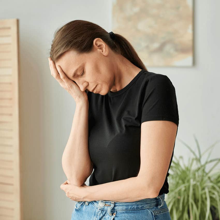 woman with high negativity telling herself i can't do anything right