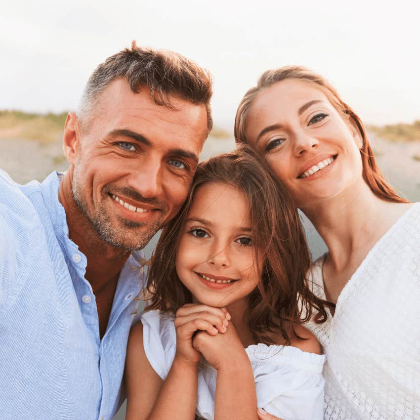 couple in healthy relationship not having frequent volatile fights in front of their kid