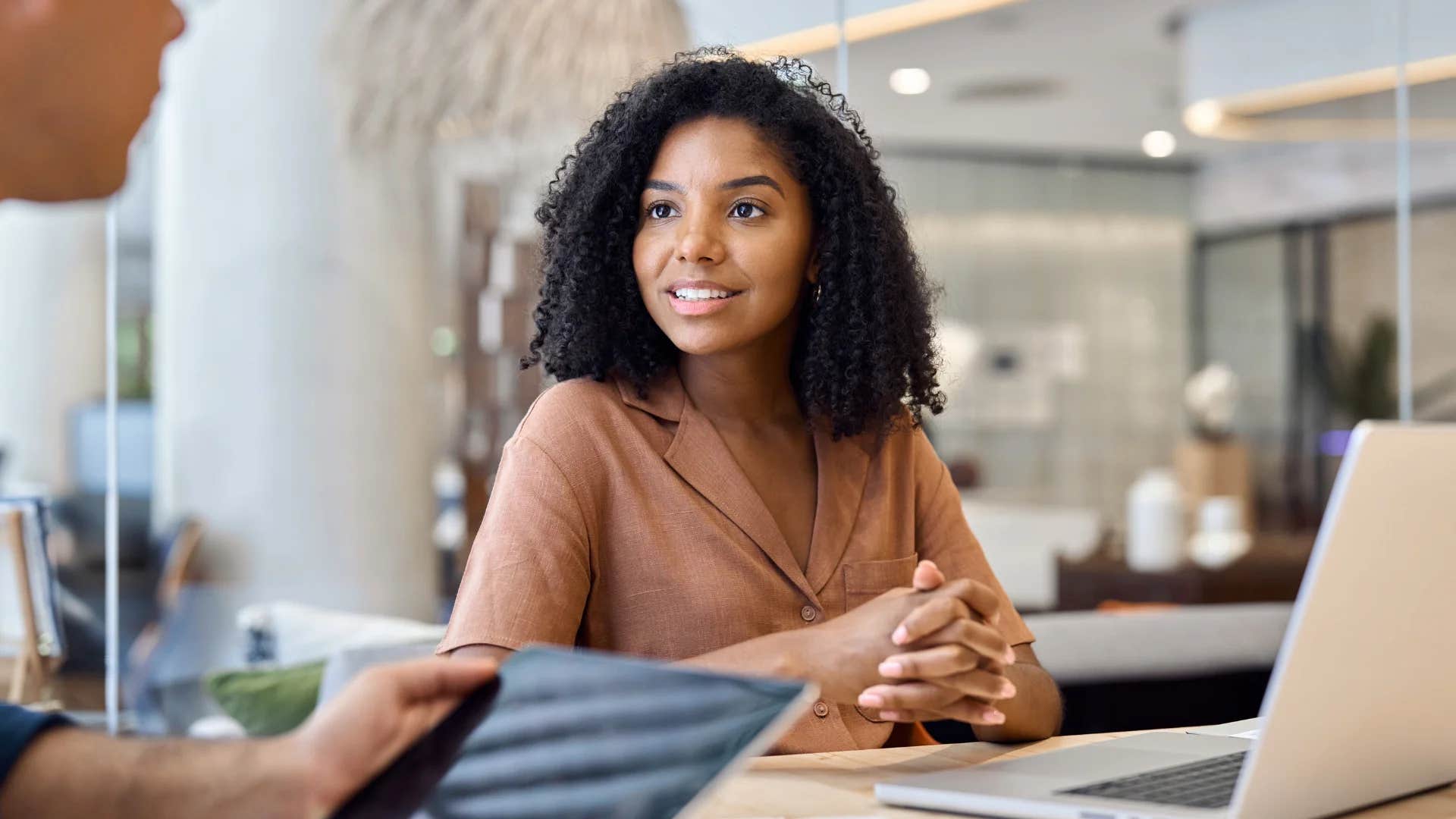 woman trying to sound smart telling colleague rome wasn't built in a day