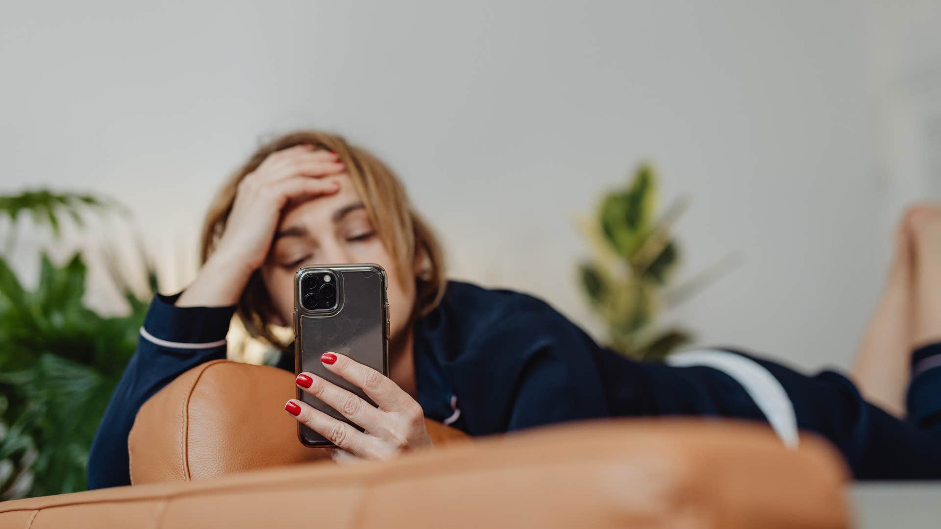 woman saying she'll just message someone