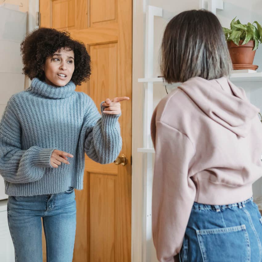 woman saying there's nothing wrong with defending the truth