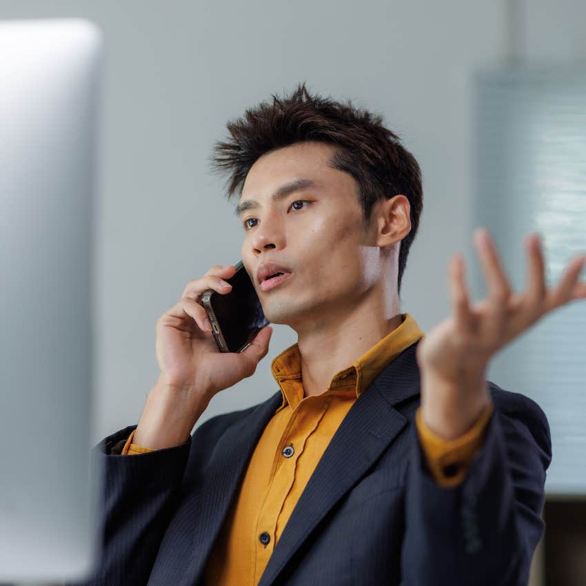 man on phone sounds incompetent telling friend he has too much going on right now