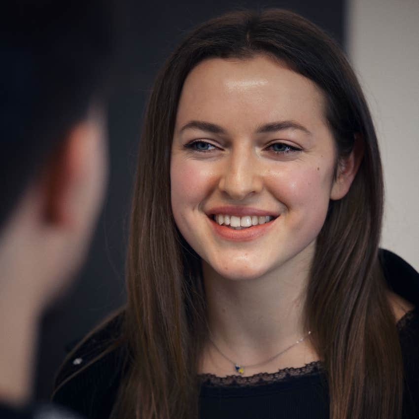 woman saying nice in a conversation so there's no silence