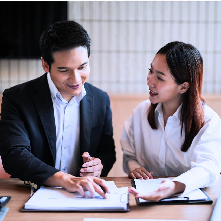 Woman bringing issues with a solution to her boss.