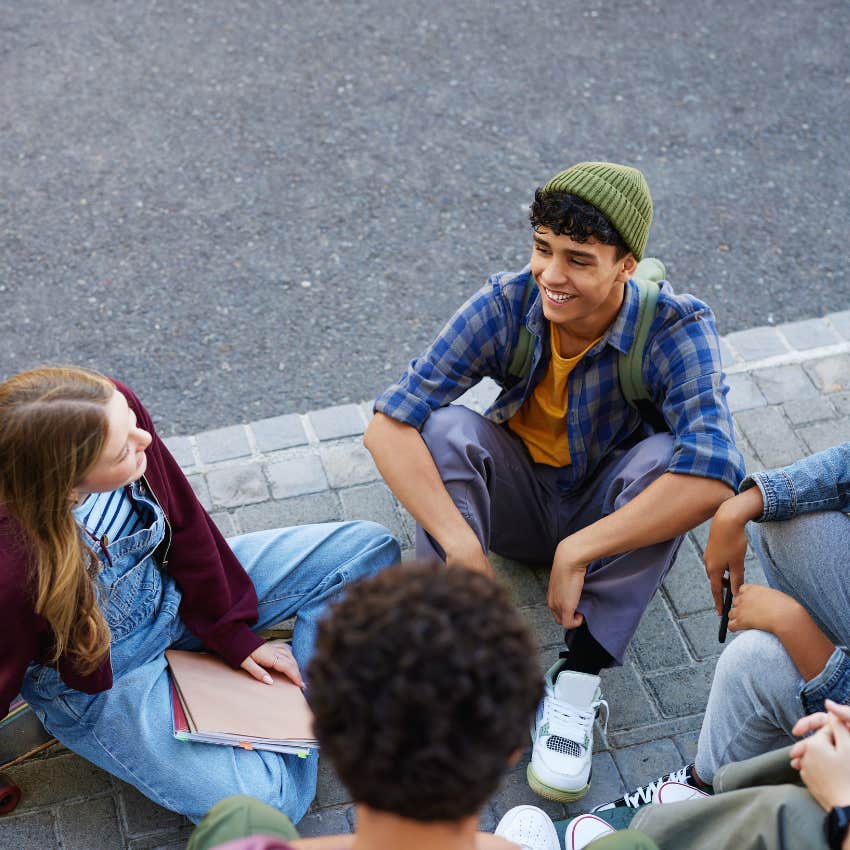 gen z man showing engagement in a casual conversation 