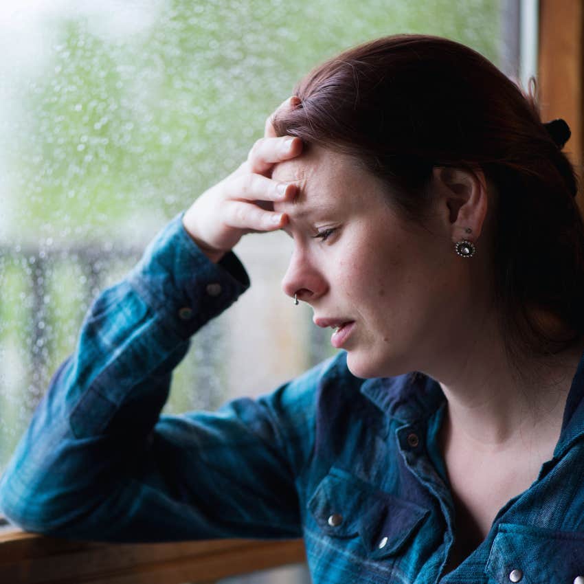 woman complaining about being too overwhelmed to make decisions