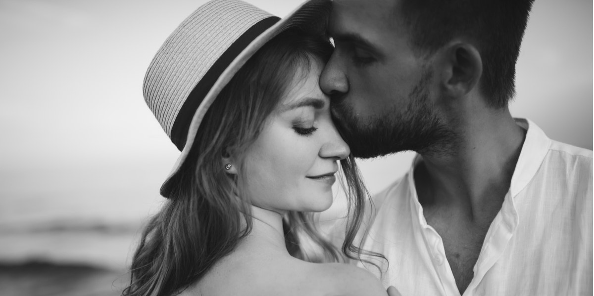 3 Personality Traits Women Should Expect To Find In Men Worthy Of Their Love man kissing woman
