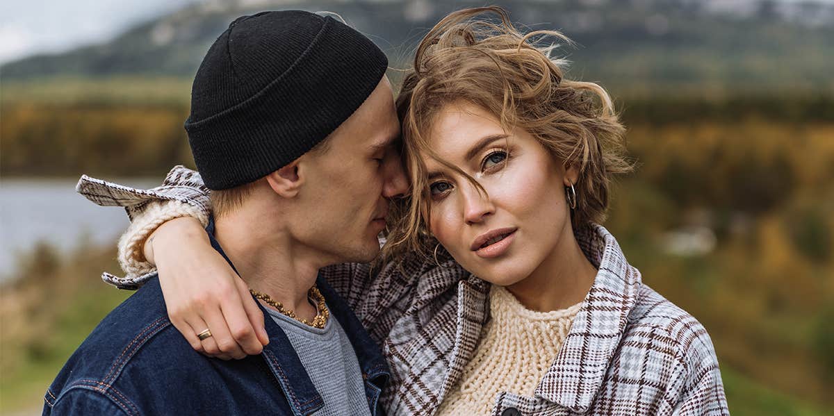3 Qualities To Look For In A Relationship If You Want Your Love To Last woman with arm around man