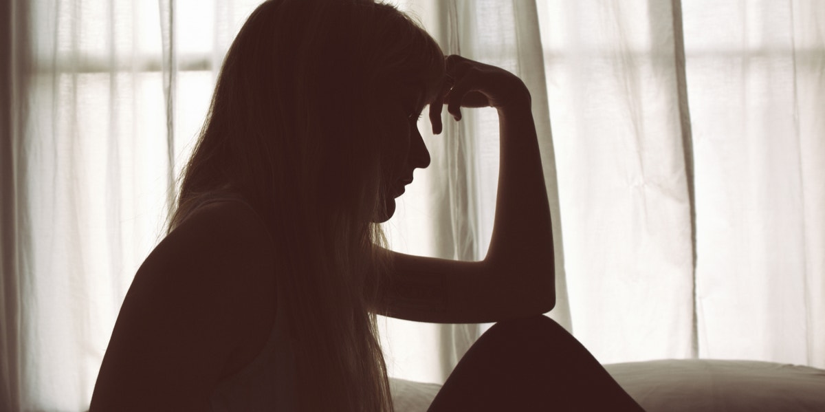 3 Ways Traumatic Childhood Event Seriously Hurt Your Adult Relationships sad woman
