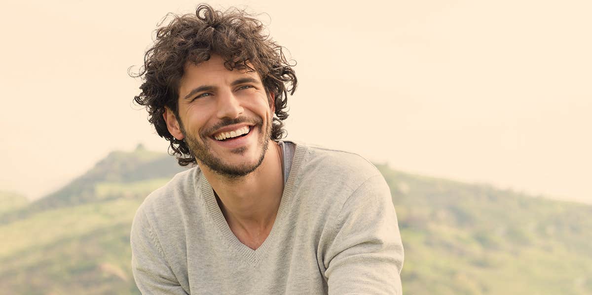 4 Body Language Hacks To Make Any Woman Want You man smiling