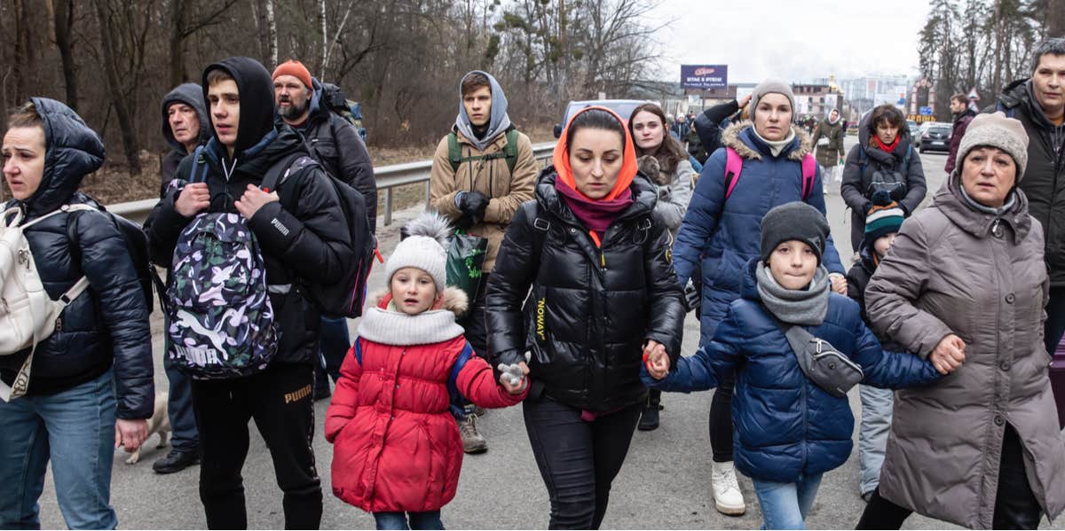4 Hours on the Ukrainian Border ukrainian regugees