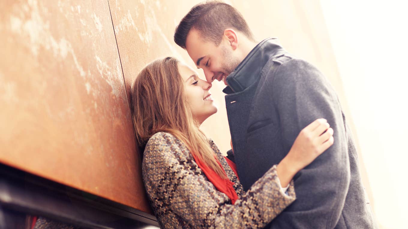 4 Sweet Ways Happy Couples Stay Blissfully In Love Happy couple