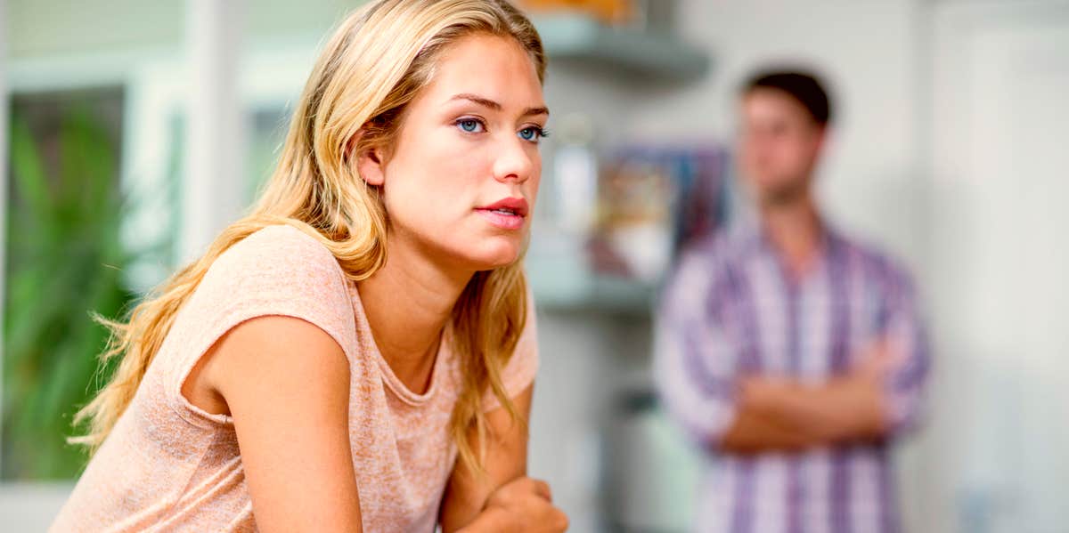 woman uninterested in man
